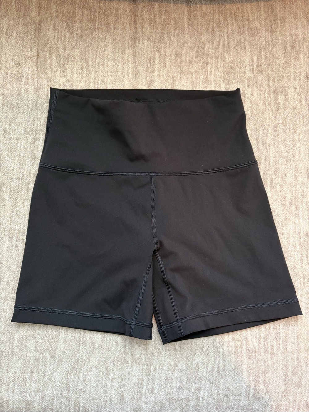 Aritzia High-Waist Golden Black Women's Bike Shorts